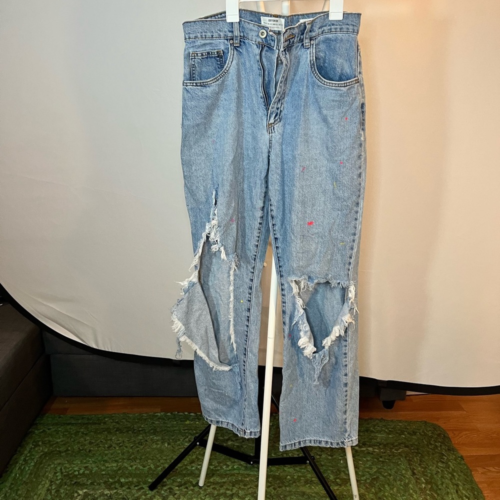 Super distressed baggy jeans